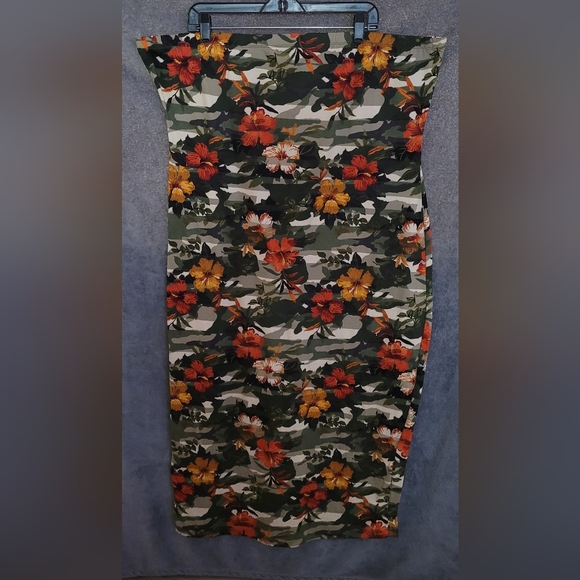 NEW Plus Size Bando Midi Dress. Strapless. - Picture 1 of 1
